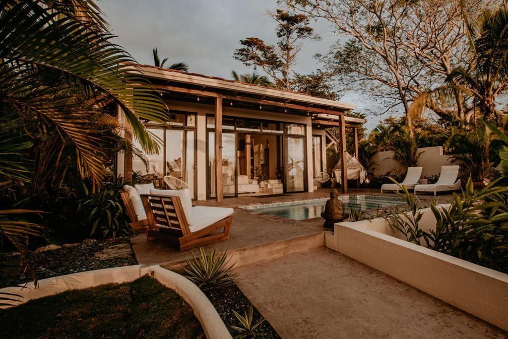 Sansara Surf Yoga & Resort カンブタル エクステリア 写真