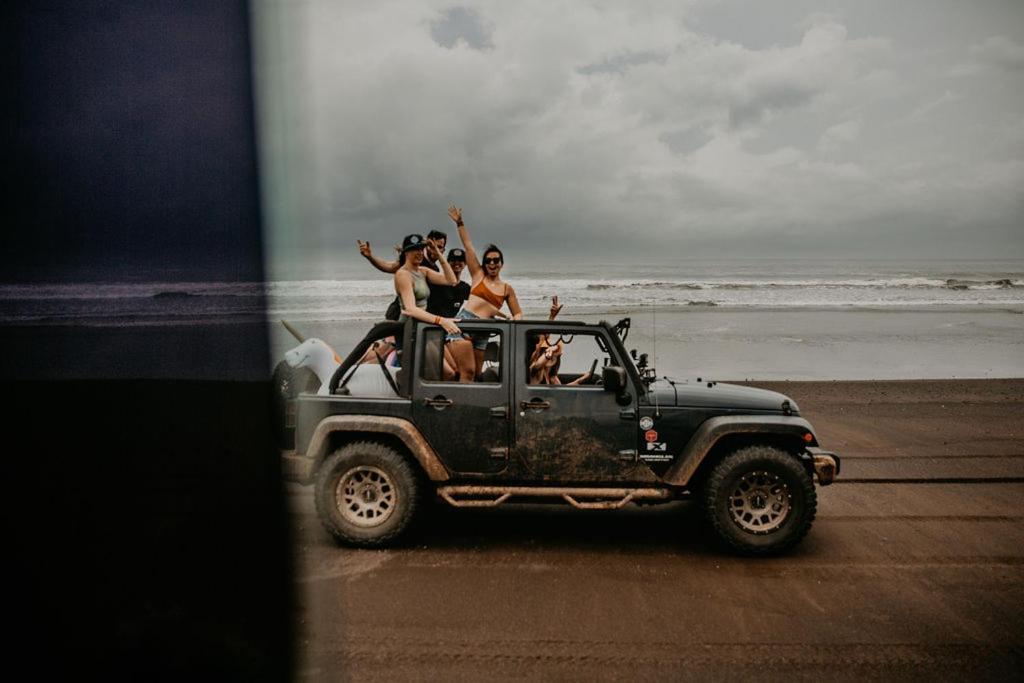 Sansara Surf Yoga & Resort カンブタル エクステリア 写真