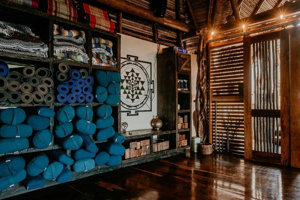 Sansara Surf Yoga & Resort カンブタル エクステリア 写真
