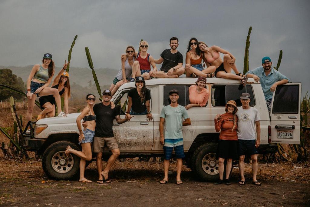 Sansara Surf Yoga & Resort カンブタル エクステリア 写真