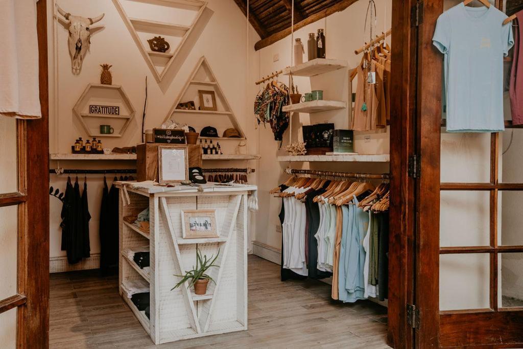 Sansara Surf Yoga & Resort カンブタル エクステリア 写真