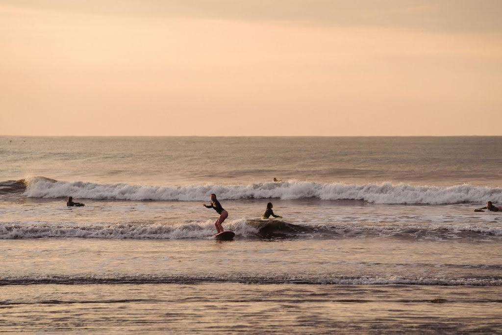 Sansara Surf Yoga & Resort カンブタル エクステリア 写真
