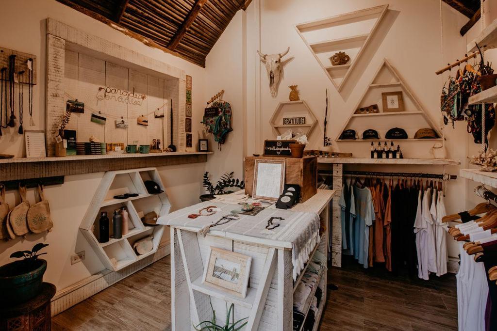 Sansara Surf Yoga & Resort カンブタル エクステリア 写真